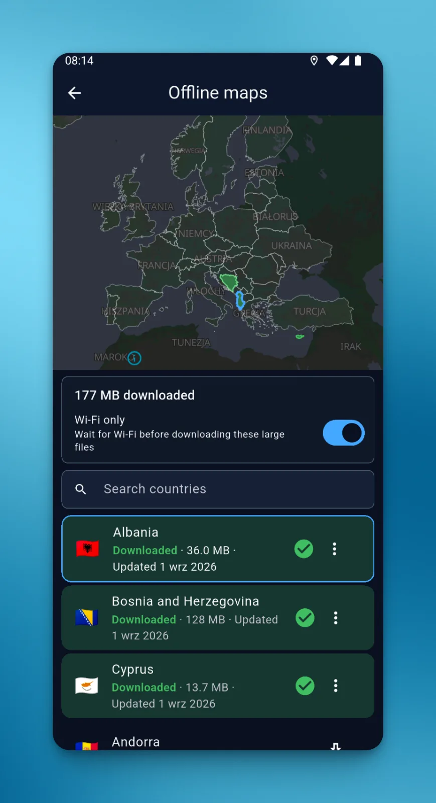 Avropa xəritəsini, Albaniya, Bosniya və Herseqovina və Kiprin yüklənmiş xəritələrini və yalnız Wi-Fi seçiminin aktiv olduğunu göstərən LiteTMS oflayn xəritələr ekranı